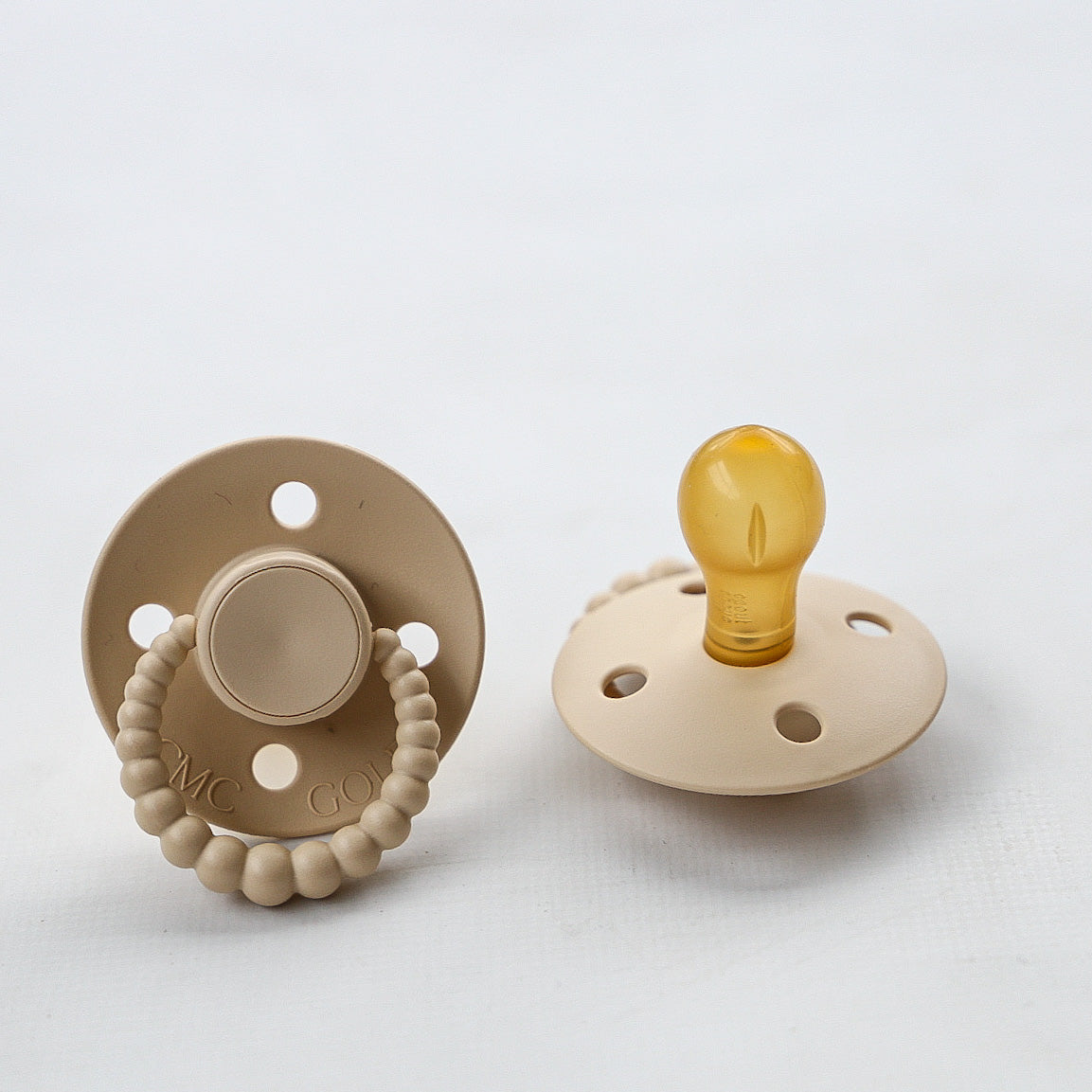 CMC Gold Dummies - Bubble Dummies - Vented Teat - Oatmeal - 2 Pack