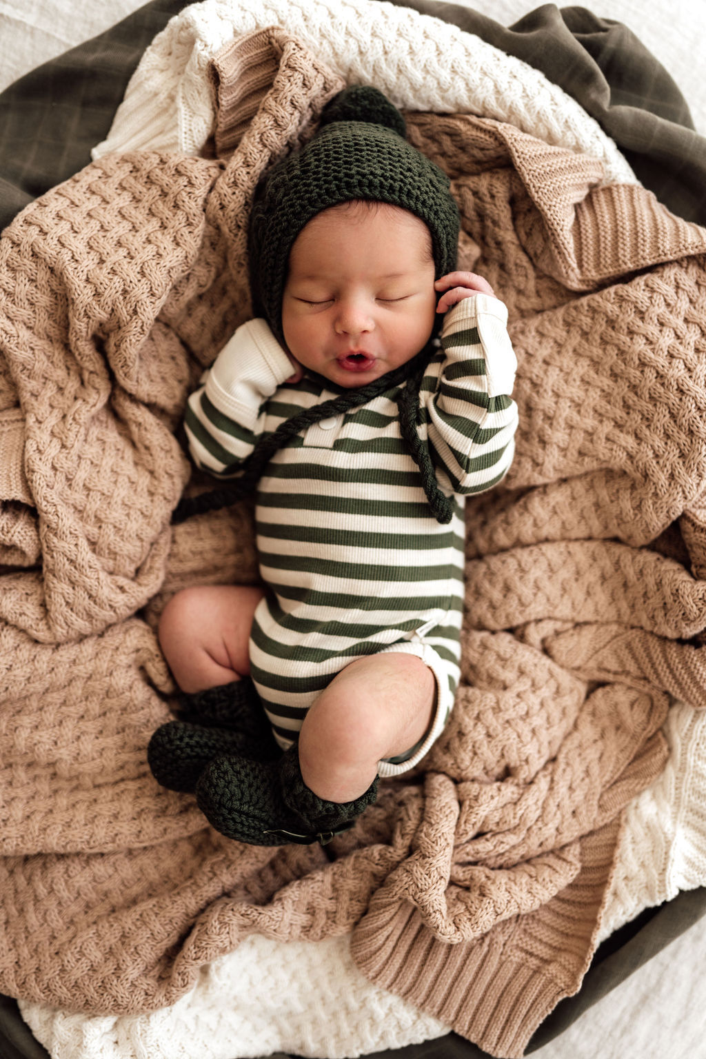 Snuggle Hunny Kids - Olive Merino Wool Bonnet & Booties