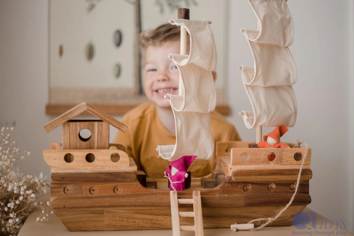 Q Toys - Wooden Pirate Ship