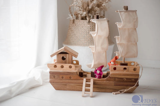 Q Toys - Wooden Pirate Ship