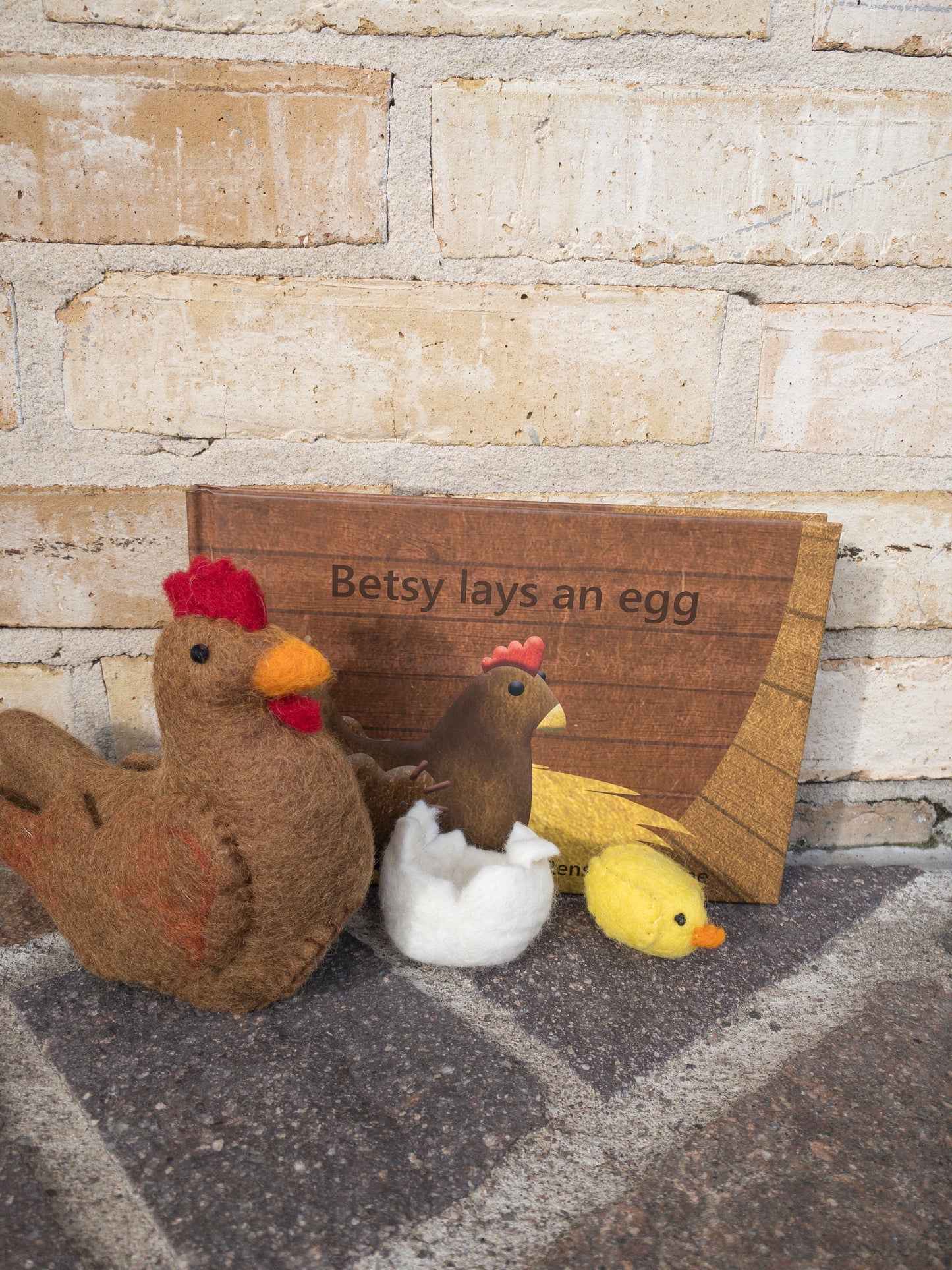Papoose Toys - Betsy Lays an Egg - Book and Felt Chicken and Egg