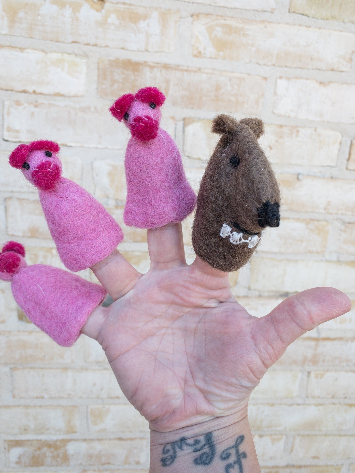 Papoose Toys - Wolf and 3 Pigs - Finger Puppets